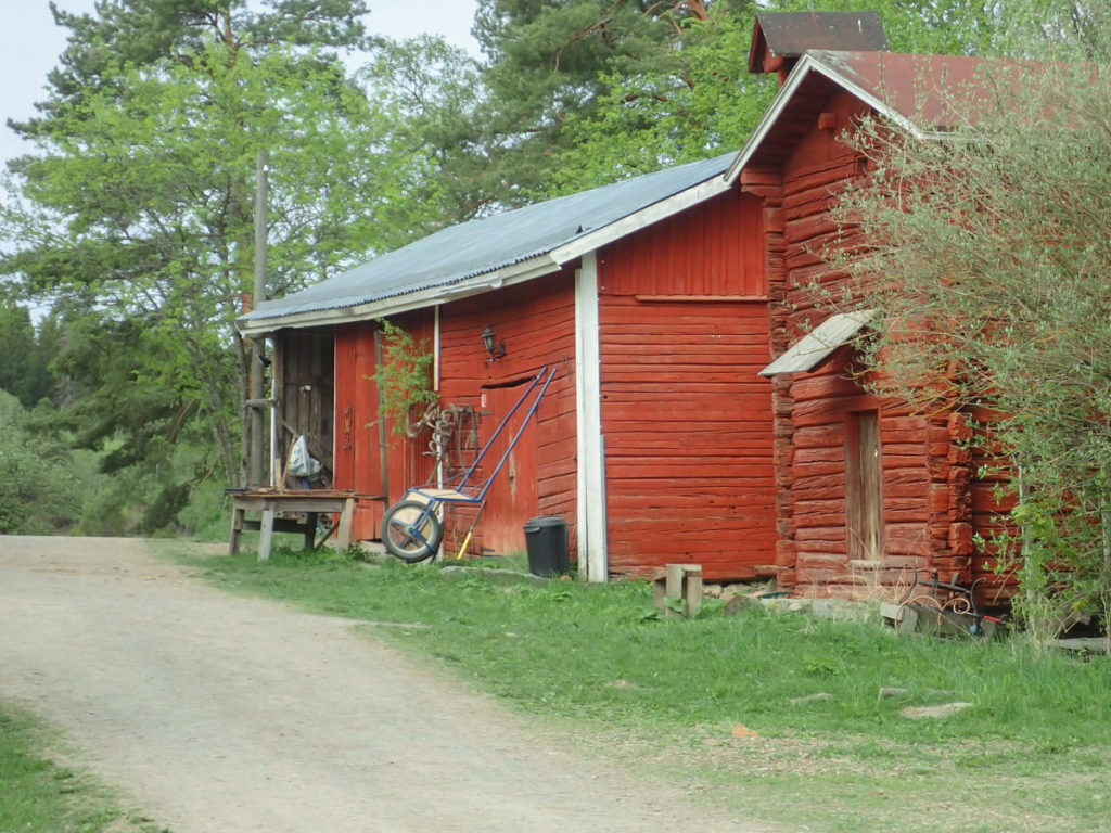 Tuomarlan pihapiiri